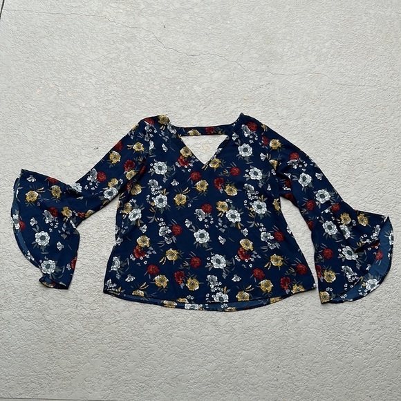 krazy kat Tops - Krazy Kat Top Shirt Blouse Blue Floral Bell Sleeves Size XL